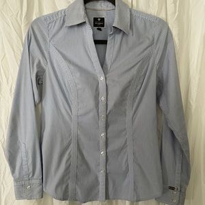 Express “The Essentials Shirt” button up blouse